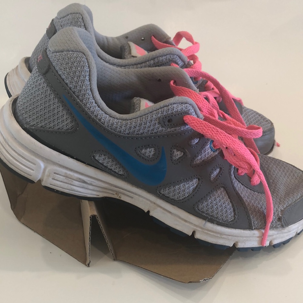 Nike revolution 2 size 7